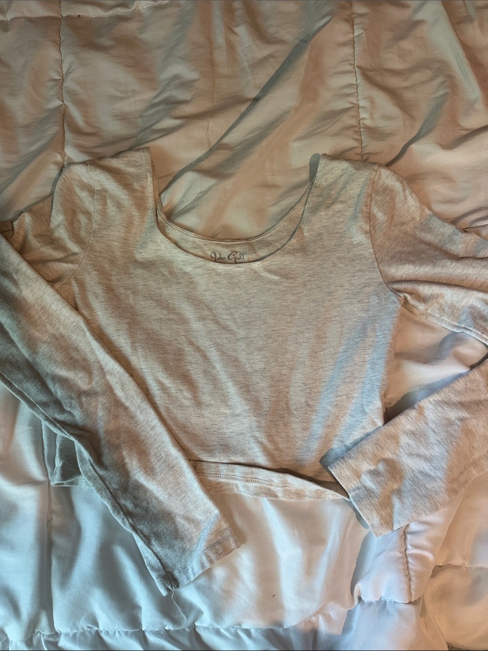Brandy Melville Light Gray Long Sleeve Tee